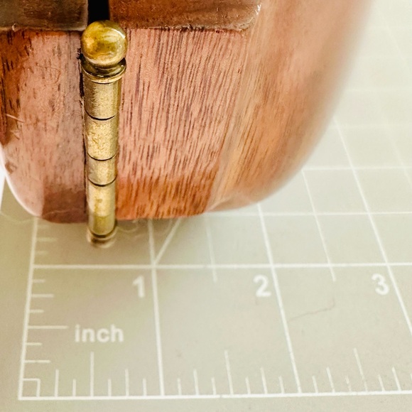 Vintage Wood Heart Box Initial T - Picture 5 of 17